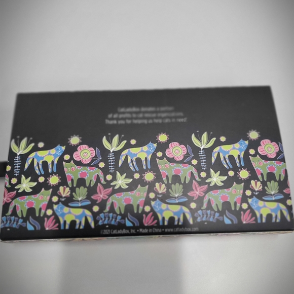 ONE Cat Lady Luggage Tag - Picture 6 of 8